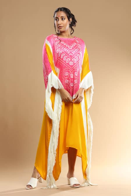 Etasha by Asha Jain_Pink Gingham Tassels Round Neck Asymmetric Bandhani Kaftan With Dupatta _Online_at_Aza_Fashions