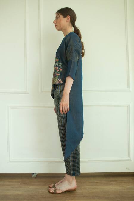 Oja_Blue Handloom Silk Applique Round Embroidered Asymmetric Tunic And Pant Set _Online_at_Aza_Fashions