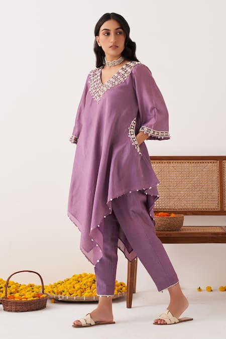 Shipraa Grover_Purple Chanderi Mirrors, Sequins V-neck Aaliyah Asymmetrical Kurta Pant Set _Online_at_Aza_Fashions