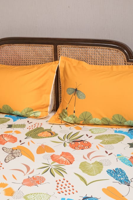 Kyoona_Green 100% Cotton, Satin Weave Flora And The Forest Of Adventures Bedsheet Set_Online_at_Aza_Fashions