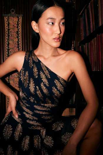 Kangana Trehan Black Georgette Embroidery Asymmetric Floral Print One Shoulder Dress Online at Aza Fashions Kangana Trehan_Black Georgette Embroidery Asymmetric Floral Print One Shoulder Dress _Online_at_Aza_Fashions