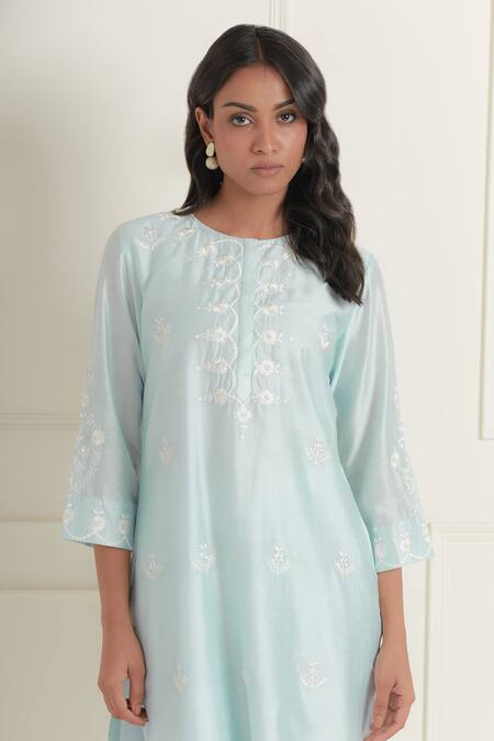 Ikshita Choudhary_Sky Blue Chanderi Silk Embroidered Floral Round Scattered Kurta_Online_at_Aza_Fashions