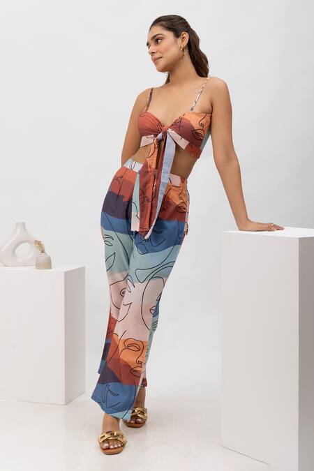 Dawn And Dusk Multi Color Cotton V-neck Gradient Frost Printed Blazer Set Online at Aza Fashions Dawn And Dusk_Multi Color Cotton V-neck Gradient Frost Printed Blazer Set_Online_at_Aza_Fashions