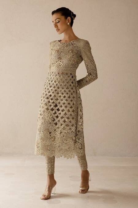 Varun Nidhika_Beige Silk Organza Cut Work, Mirai Metallic Palm-jharokha Kurta And Pant Set _Online_at_Aza_Fashions