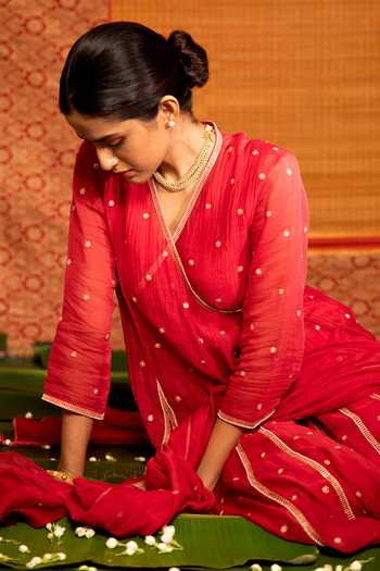 Deep Thee_Red Chanderi Tassels, Embroidery V-neck Sita Hand Angarkha Kurta Set _Online_at_Aza_Fashions
