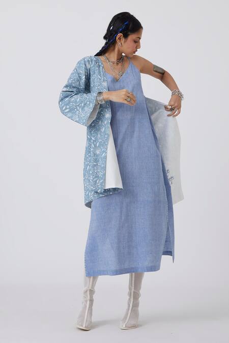 The Summer House Blue Cotton, Linen Embroidery Open Neck Ewa Reversible Jacket Online at Aza Fashions The Summer House_Blue Cotton, Linen Embroidery Open Neck Ewa Reversible Jacket _Online_at_Aza_Fashions