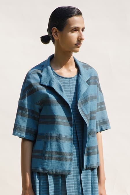 Urvashi Kaur_Blue Handloom Cotton Collared Tenon Hand Block Print Cropped Jacket _Online_at_Aza_Fashions