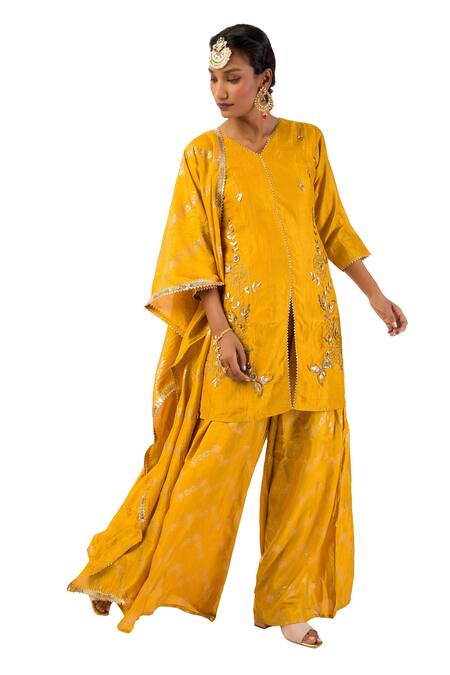 Meghna Shah_Yellow Dola Silk Hand Printed Stones V Neck Kurta With Palazzo Set _Online_at_Aza_Fashions