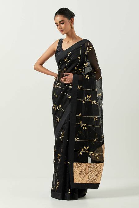 Label Earthen Black Organza, Silk Foil Printing Surma Sona Patti Printed Saree With Blouse Online at Aza Fashions Label Earthen_Black Organza, Silk Foil Printing Surma Sona Patti Printed Saree With Blouse _Online_at_Aza_Fashions
