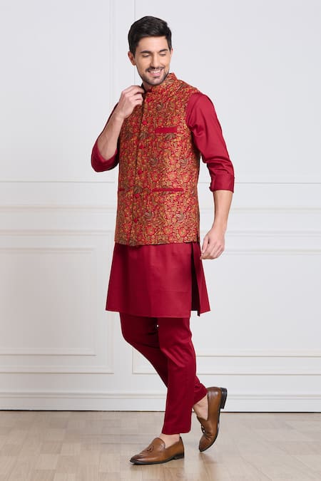 Taroob Red Pashmina, Wool Embroidery Floral Thread Bundi Online at Aza Fashions Taroob_Red Pashmina, Wool Embroidery Floral Thread Bundi_Online_at_Aza_Fashions