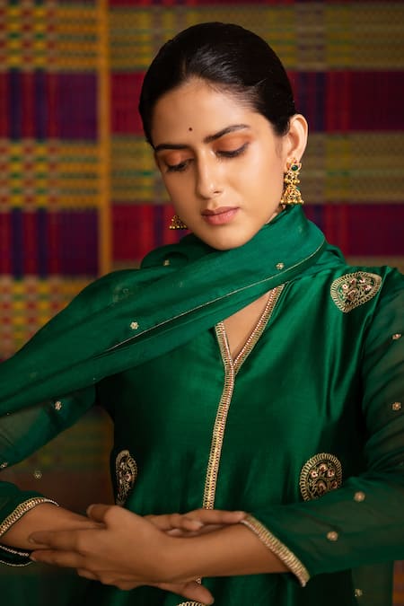 Buy_Deep Thee_Emerald Green Chanderi, Organza Embroidery Haritah Hand Kali Gusset Kurta Set _Online_at_Aza_Fashions