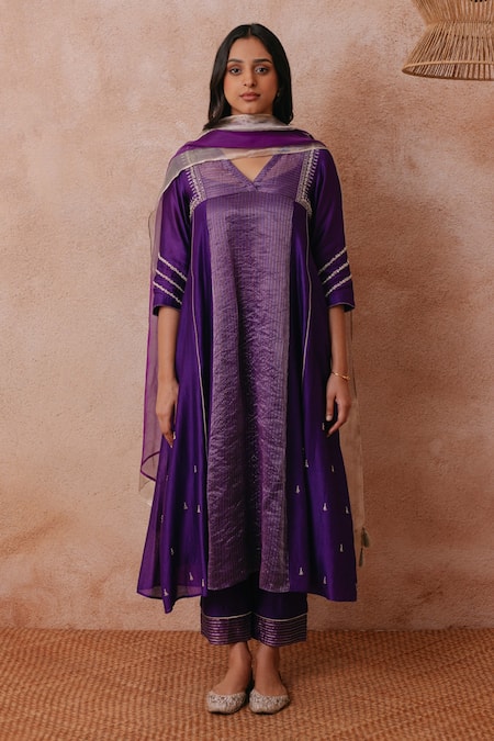 Label Mansi Nagdev_Purple Chanderi Woven Stripe V Neck Maryam A-line Kurta Set _Online_at_Aza_Fashions