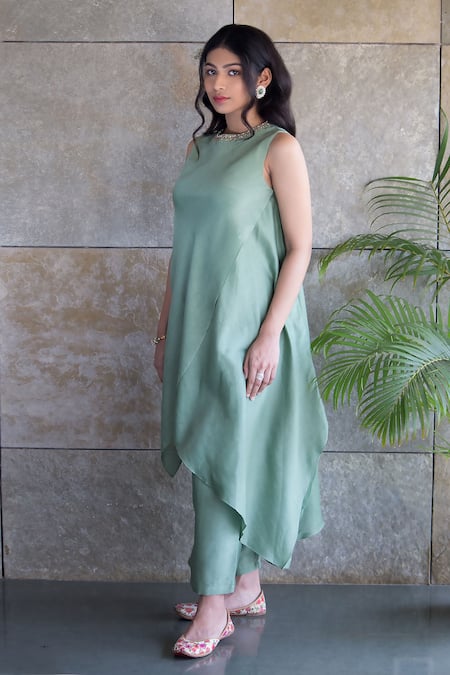 Cupid Cotton_Green Chanderi Silk, Organza Embroidery Round Asymmetric Hem Kurta Pant Set _Online_at_Aza_Fashions