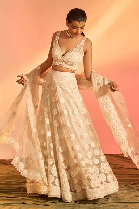 J By Jannat_Ivory Organza Embroidery Floral Plunge V Neck Bloom Lehenga Set _Online_at_Aza_Fashions