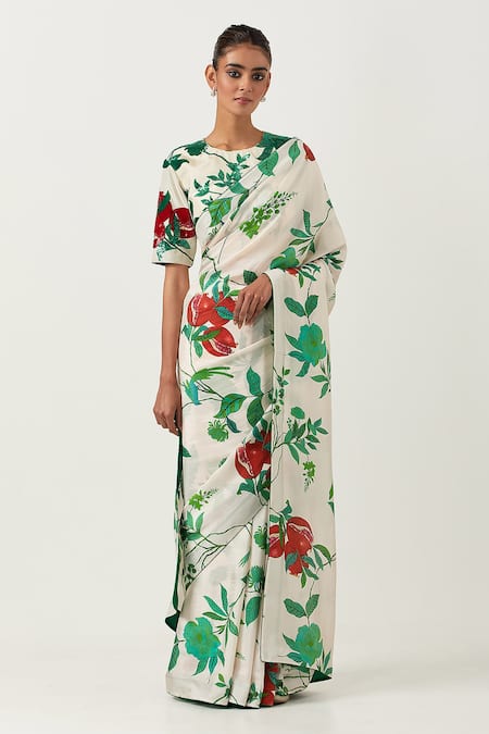 Label Earthen Ivory Silk Embroidery Round Neck Ramri Printed Saree With Blouse Online at Aza Fashions Label Earthen_Ivory Silk Embroidery Round Neck Ramri Printed Saree With Blouse _Online_at_Aza_Fashions