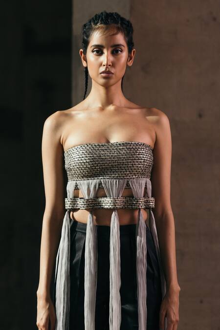 Akhl Gold Silk, Viscose Metallic Thread Bandeau Neck Fall Panelled Bustier Online at Aza Fashions Akhl_Gold Silk, Viscose Metallic Thread Bandeau Neck Fall Panelled Bustier _Online_at_Aza_Fashions