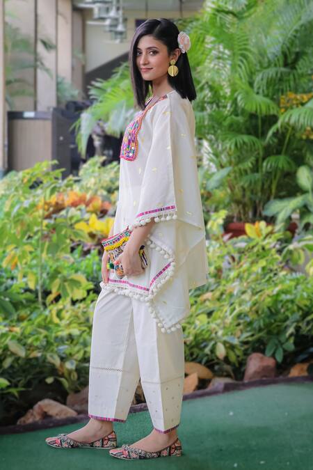 Ekavira_White Cotton Tassels, Mirrors Round Neck Kaftan And Palazzo Set _Online_at_Aza_Fashions