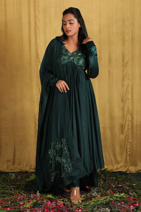 The Aarya Green Silk Sequins, Beads, Embroidery V-neck Floral Bodice Anarkali Set Online at Aza Fashions The Aarya_Green Silk Sequins, Beads, Embroidery V-neck Floral Bodice Anarkali Set _Online_at_Aza_Fashions