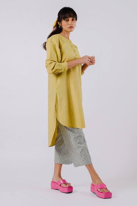 Tussah By Siddhi Shah Green Cotton Round Neck High-low Tunic And Checkered Pattern Pant Set Online at Aza Fashions Tussah By Siddhi Shah_Green Cotton Round Neck High-low Tunic And Checkered Pattern Pant Set _Online_at_Aza_Fashions