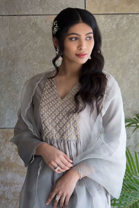 Cupid Cotton_Grey Chanderi Silk Embroidery V-neck Yoke Kurta Pant Set _Online_at_Aza_Fashions
