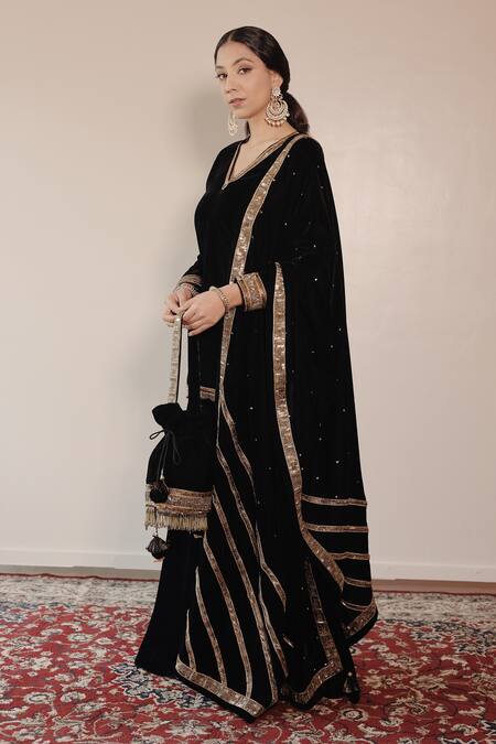Shrutkirti_Black Silk, Velvet Embroidery, Sequins V-neck Kurta Set With Dupatta_Online_at_Aza_Fashions