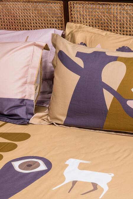 Kyoona_Green 100% Cotton Printed The Basharat Animal Bedsheet Set_Online_at_Aza_Fashions