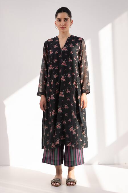 Label Shreya Sharma Black Chanderi Embroidery, Sequins Mandarin Printed Kurta And Flared Pant Set Online at Aza Fashions Label Shreya Sharma_Black Chanderi Embroidery, Sequins Mandarin Printed Kurta And Flared Pant Set _Online_at_Aza_Fashions