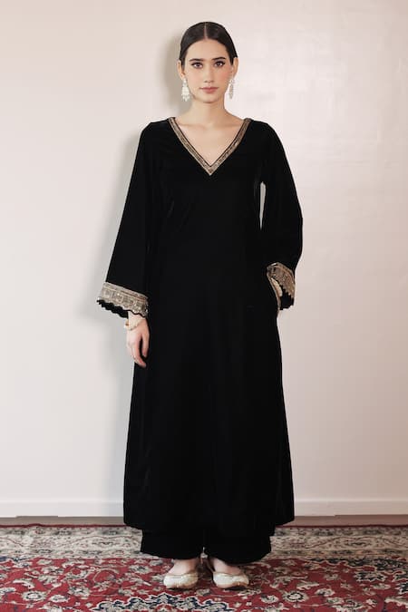 Shrutkirti_Black Silk, Velvet Tassels V-neck Sleeve Embroidered Kurta Palazzo Set_Online_at_Aza_Fashions