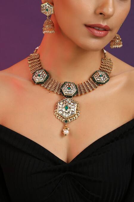 Swabhimann_Green Stones Kundan Embellished Necklace Set _Online_at_Aza_Fashions
