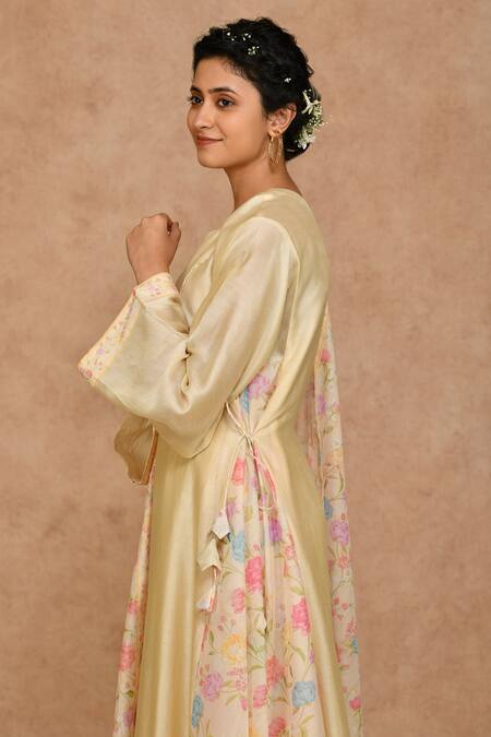 Ekavira_Yellow Chanderi Tassels Split V-neck A-line Printed Kurta Set_Online_at_Aza_Fashions