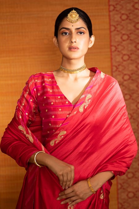 Deep Thee_Red Silk, Chiffon Tassels, Embroidery V-neck Sita Border Saree With Blouse _Online_at_Aza_Fashions