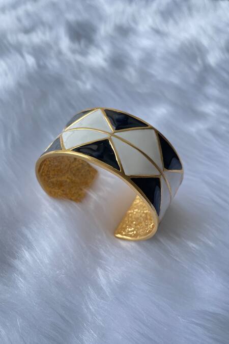 Mnsh_Black Sun Rays Enamelled Cuff_Online_at_Aza_Fashions