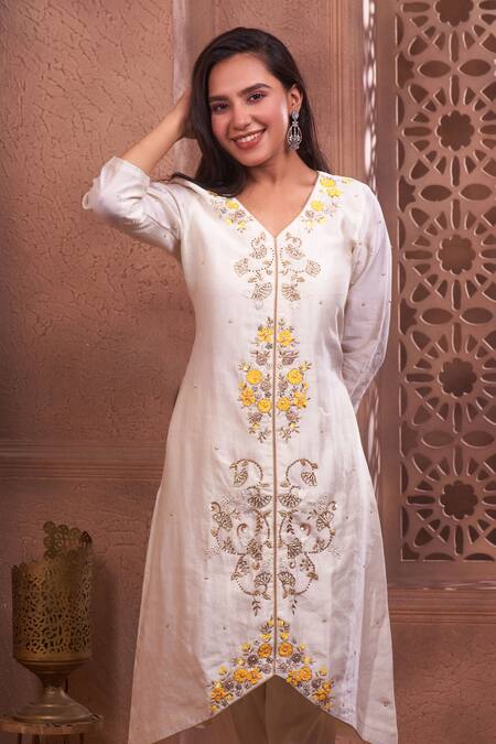 Geetika Jain Ivory Chanderi, Viscose, Organza Pearls, Zari, Embroidery Floral Kurta Set Online at Aza Fashions Geetika Jain_Ivory Chanderi, Viscose, Organza Pearls, Zari, Embroidery Floral Kurta Set_Online_at_Aza_Fashions