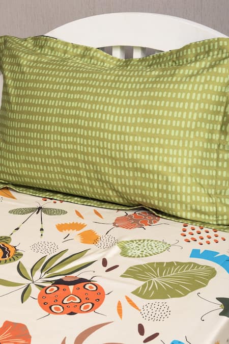 Kyoona_Green 100% Cotton, Satin Weave Flora And The Forest Of Adventures Bedsheet Set_Online_at_Aza_Fashions
