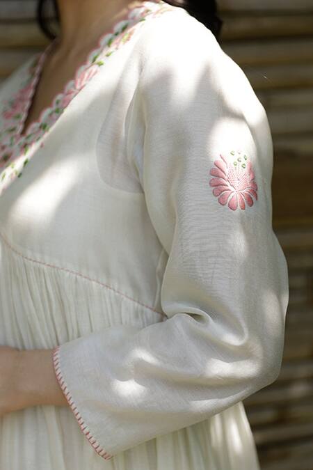Raiman_Off White Chanderi Embroidery V-neck Anarkali Set _Online_at_Aza_Fashions
