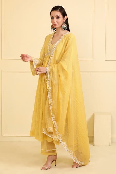 Buy_Neha Khullar_Yellow Chanderi Silk, Cotton, Muslin Embroidery, Pearls V-neck Kurta Set _Online_at_Aza_Fashions