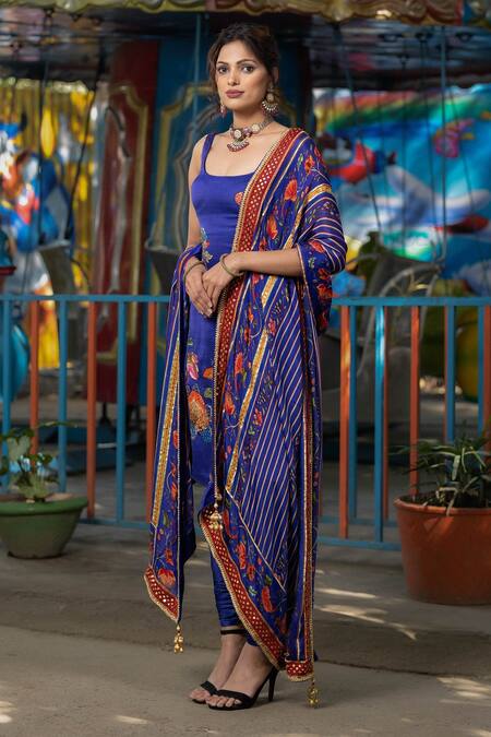 Irrau By Samir Mantri_Blue Chiffon Beads, Sequins, Embroidery Scoop Blooming Flower Print Kurta Set _Online_at_Aza_Fashions