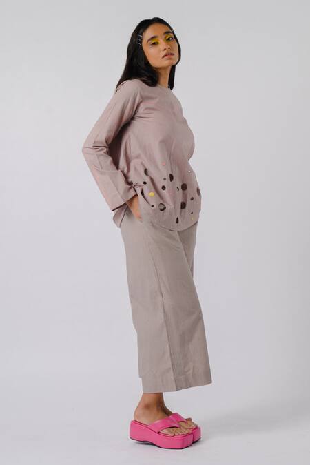 Tussah By Siddhi Shah Grey Cotton Cut Work Round Neck Placed Pattern Tunic With Pant Online at Aza Fashions Tussah By Siddhi Shah_Grey Cotton Cut Work Round Neck Placed Pattern Tunic With Pant _Online_at_Aza_Fashions