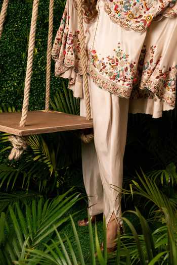 Buy_Pallavi Poddar_Ivory Silk Floral Embroidered Cape And Pant Set _Online_at_Aza_Fashions