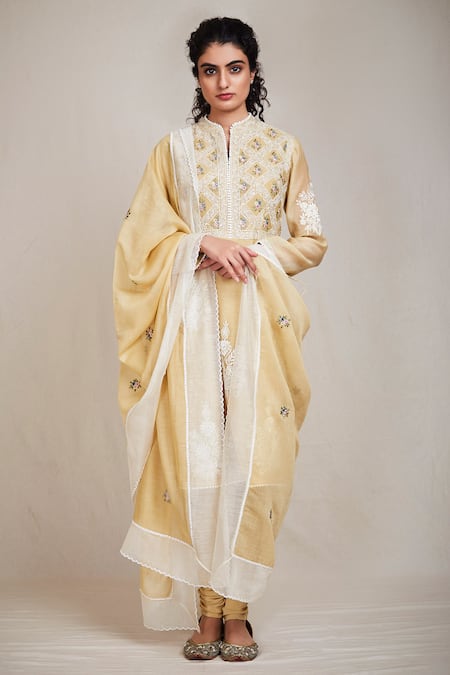 Sue Mue Gold Mul Round Embroidered Kurta Set 