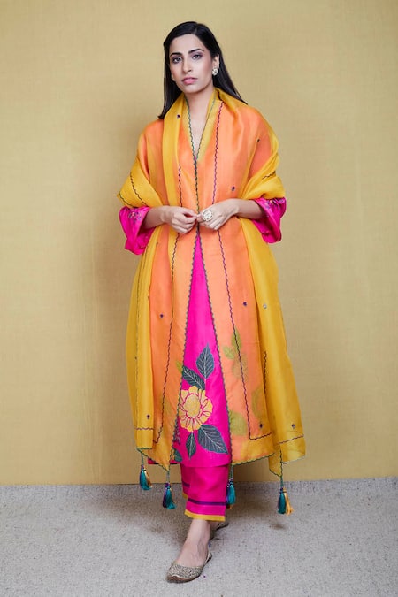 Sue Mue Silk Embroidered Kurta Set 