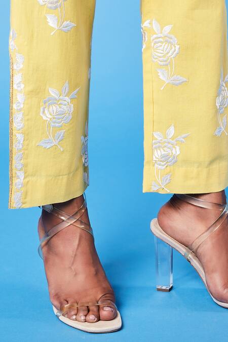 Buy_Sue Mue_Yellow Mul Parsi And Thread Work, Resham V Neck Tunic & Pant Set _Online_at_Aza_Fashions