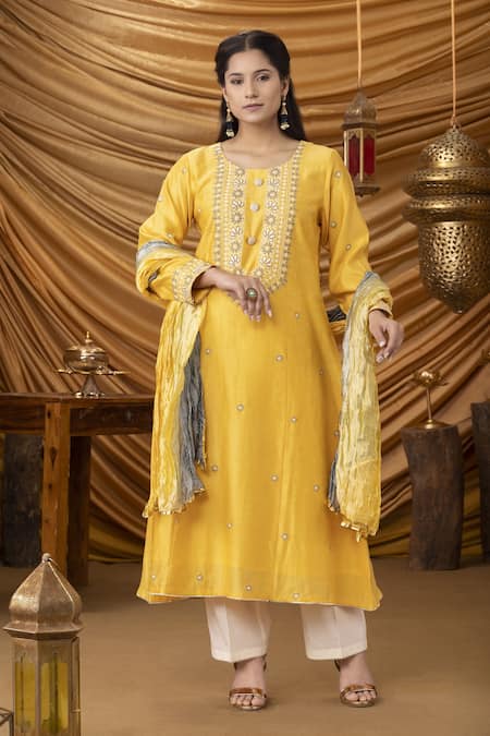 Ruh Clothing Mastani Chikankari Kurta Set 