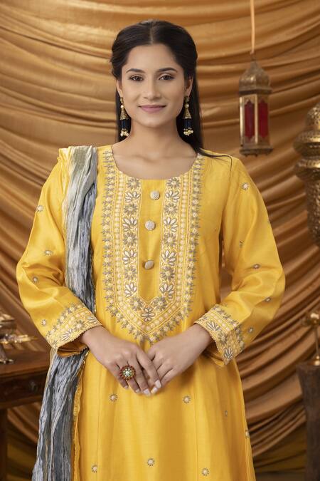 Shop_Ruh Clothing_Yellow Dupatta-crinkled Cotton Silk, Kurta-chanderi Mastani Kurta Set_Online_at_Aza_Fashions