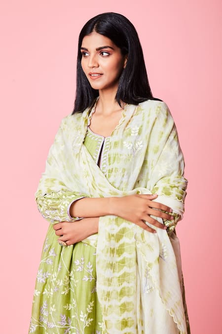 Shop Sue Mue Green Mul Floral Keyhole Resham And Parsi Work Short Anarkali Set Online at Aza Fashions Shop_Sue Mue_Green Mul Floral Keyhole Resham And Parsi Work Short Anarkali Set_Online_at_Aza_Fashions