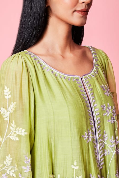 Sue Mue Green Mul Floral Keyhole Resham And Parsi Work Short Anarkali Set at Aza Fashions Sue Mue_Green Mul Floral Keyhole Resham And Parsi Work Short Anarkali Set_at_Aza_Fashions