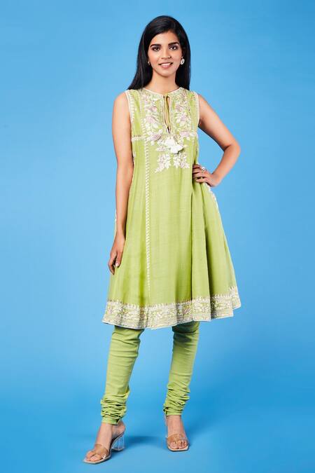 Sue Mue_Green Mul Resham, Parsi Keyhole Work Short Kalidar Kurta Set_Online_at_Aza_Fashions