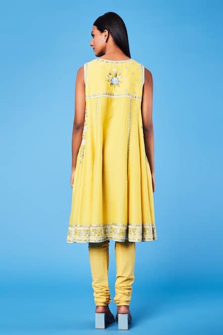 Shop Sue Mue Yellow Mul Resham, Parsi Keyhole Work Short Kalidar Kurta Set at Aza Fashions Shop_Sue Mue_Yellow Mul Resham, Parsi Keyhole Work Short Kalidar Kurta Set _at_Aza_Fashions