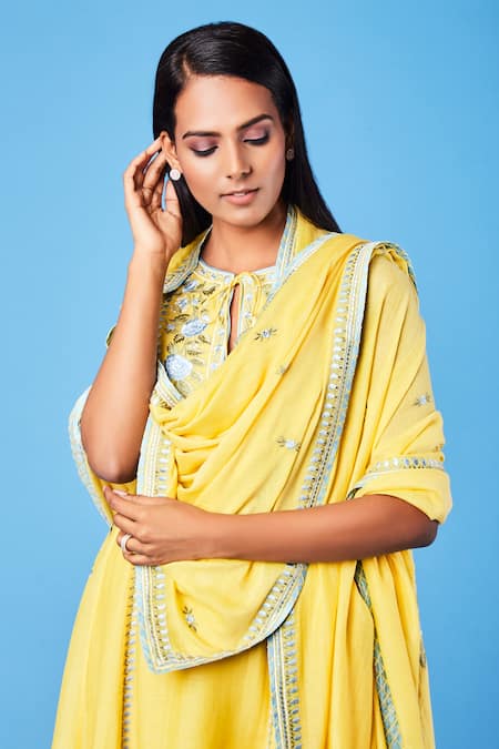 Buy Sue Mue Yellow Mul Resham, Parsi Keyhole Work Short Kalidar Kurta Set Online at Aza Fashions Buy_Sue Mue_Yellow Mul Resham, Parsi Keyhole Work Short Kalidar Kurta Set _Online_at_Aza_Fashions