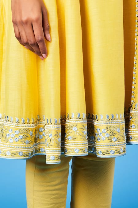 Sue Mue Yellow Mul Resham, Parsi Keyhole Work Short Kalidar Kurta Set at Aza Fashions Sue Mue_Yellow Mul Resham, Parsi Keyhole Work Short Kalidar Kurta Set _at_Aza_Fashions